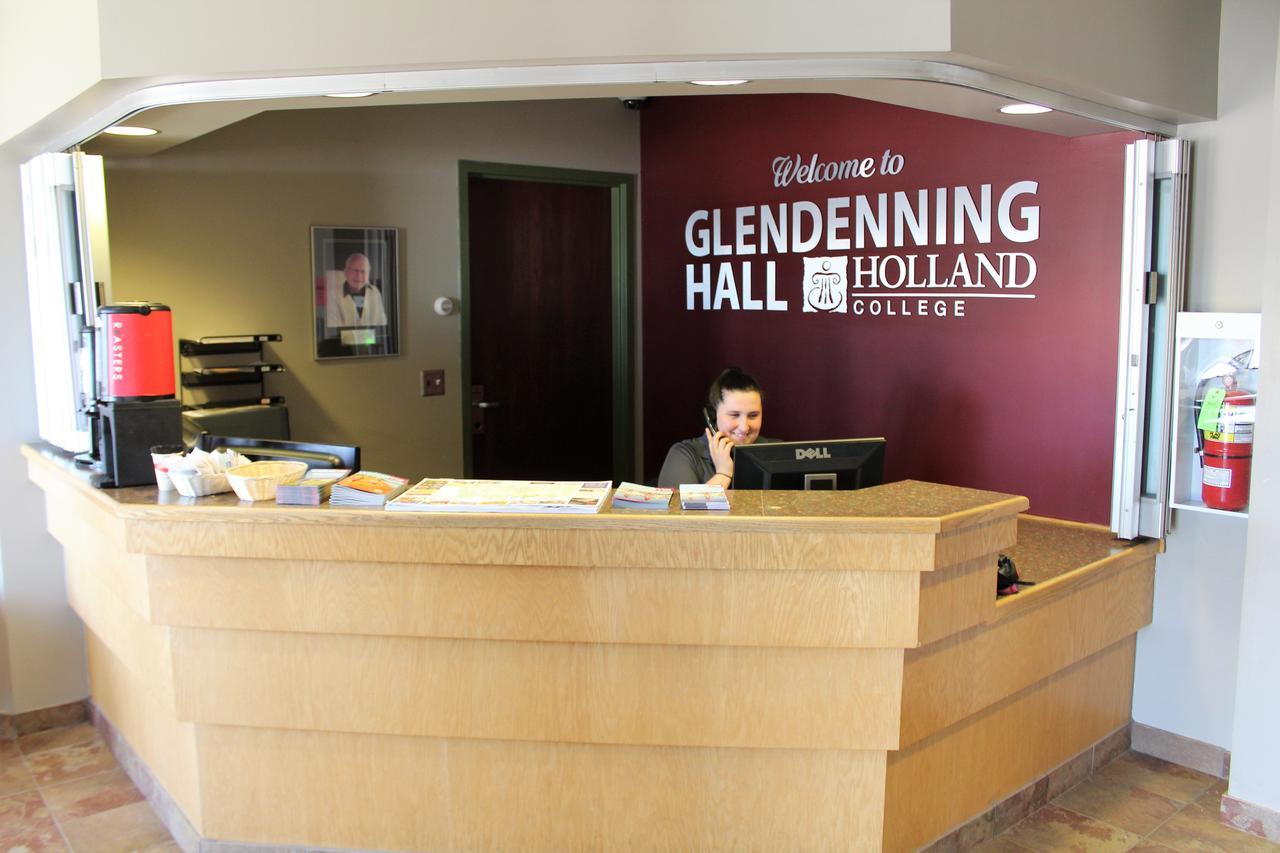 Glendenning Hall At Holland College ชาร์ลอตต์ทาวน์ ภายนอก รูปภาพ